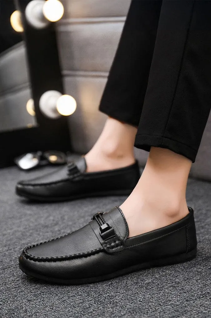 Men's Metallic Buckle Textured Loafers