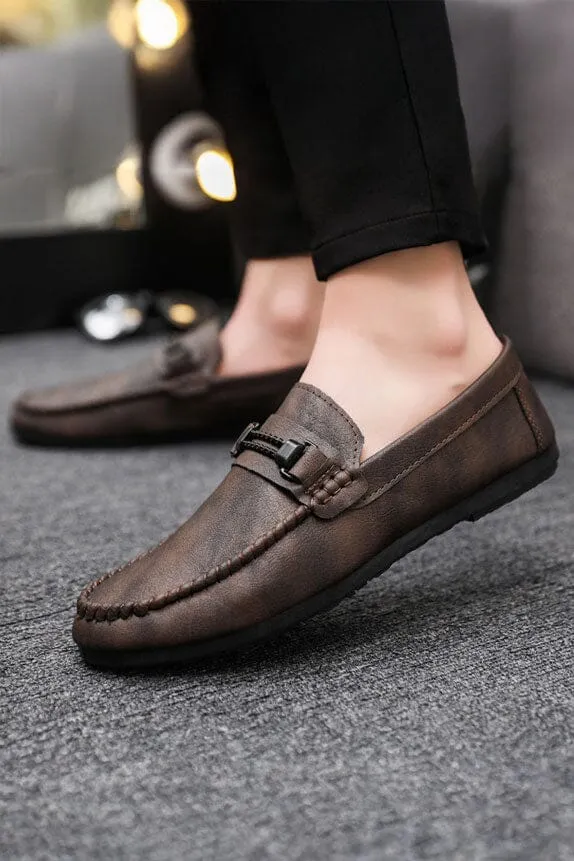 Men's Metallic Buckle Textured Loafers