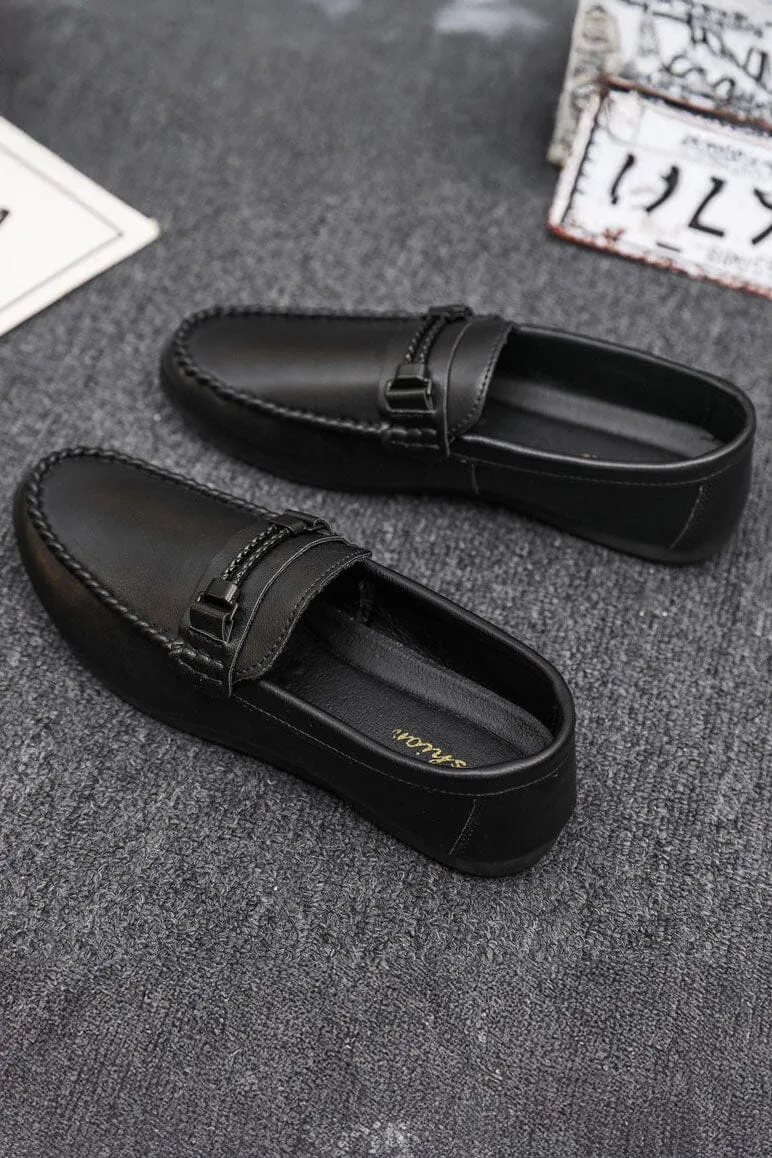 Men's Metallic Buckle Textured Loafers